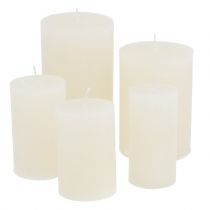 Durchgefärbte Kerzen Weiß unterschiedliche Größen