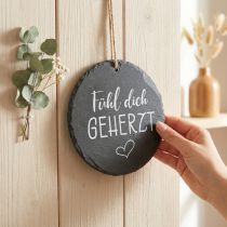 Artikel Schieferplatten Deko Rund Ø20cm - Fühl dich geherzt Hängend