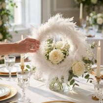 Artikel Weißer Federkranz für elegante Hochzeitsdeko und stilvolle Osterdekoration, 20 cm