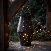 Artikel Hängendes Windlicht aus Metall in Anthrazit mit Sternen – Ø18,5 cm, Höhe 50 cm – Elegante Außen- und Innenbeleuchtung