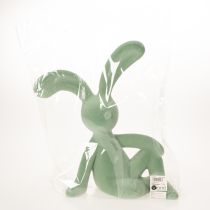 Artikel Deko Hase 38cm Salbeigrün - Frühlingshafte Figur für stilvolle Dekoration