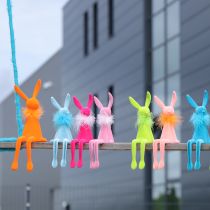 Artikel Osterhasen-Dekofigur Set 27cm Sitzende Hasen mit Federboa in Grün Kunststoff