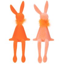 Artikel Set aus 2 Osterhasen Kantenhocker 27cm in Lachs und Orange mit Samt und Federboa