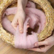 Artikel Dekowolle Rosa 2m – Filzwolle aus 100% Schafswolle für Bastelarbeiten und Floristik