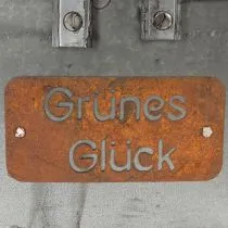 Artikel Pflanzkorb “Grünes Glück”, Metalldeko zum Bepflanzen, Gartendeko Silbern, Edelrost L40cm H15cm