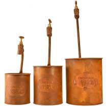 Artikel Metall Übertopf-Set Mit Wasserhahn Deko Rostoptik - Garten Vintage Charm - Pflanzgefäß - Größen-Set 3-teilig