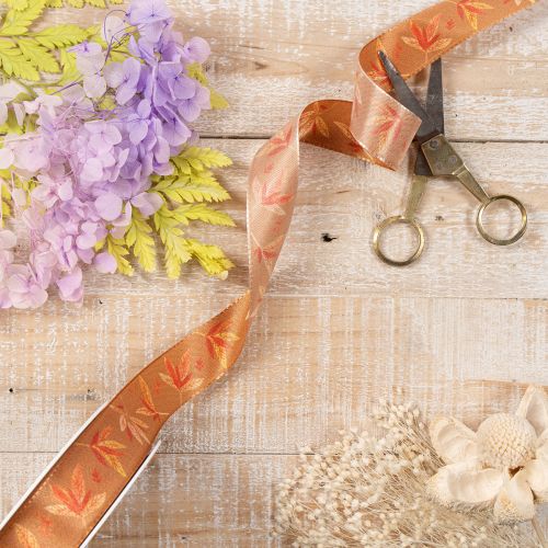 Geschenkband 25mm 18m Kunstseide Herbstfarben mit Blättermotiv | Floristik21.de