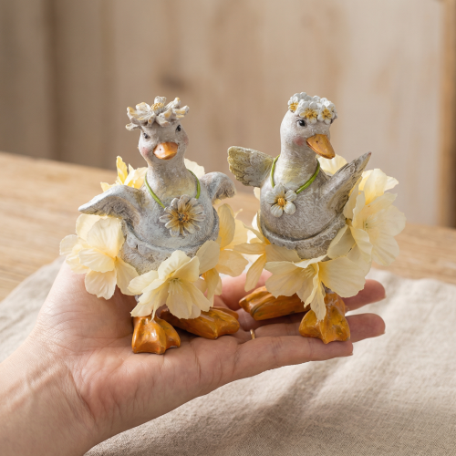Artikel Dekofigur Enten mit Blüten 11cm für Indoor- und geschützte Außendekoration 2er Set