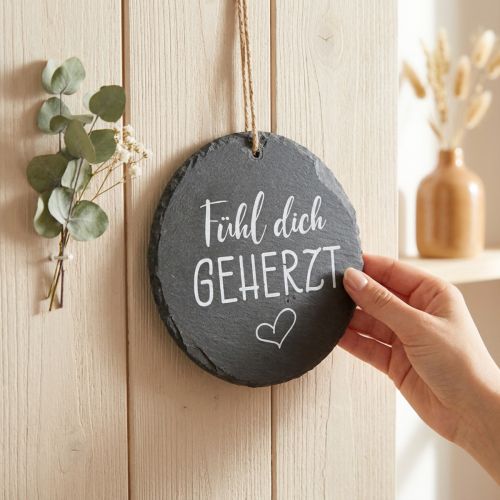 Artikel Schieferplatten Deko Rund Ø20cm - Fühl dich geherzt Hängend