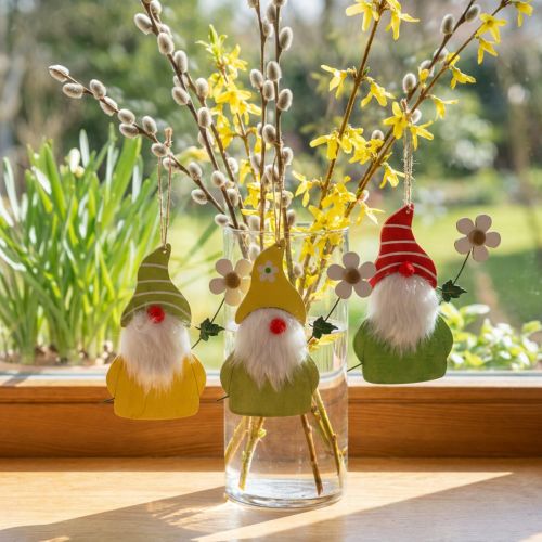 Frühlingsdeko Wichtel zum Aufhängen Holz Zwerg mit Blume H17cm 6 St | Floristik21.de