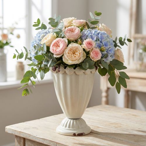 Kleine dekorative Pokalvase aus Metall im Vintage-Stil | Floristik21.de