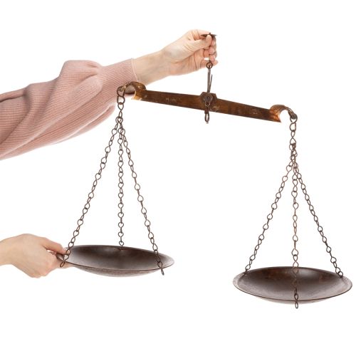 Artikel Dekorative Waage aus Metall im nostalgischen Design mit Vintage-Charme, 58 cm breit