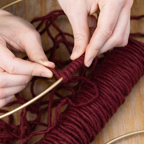 Artikel Wollkordel Bordeaux 55m für Floristik, Geschenkdekoration und DIY