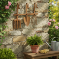 Hakenleiste Gartenwerkzeuge, Gartendeko, Harke Spaten Rechen, Garderobe aus Metall Edelrost L33,5cm | Floristik21.de