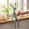 Osterhase Kantenhocker Hase sitzend beflockt 56cm Dekoration Graugrün | Floristik21.de